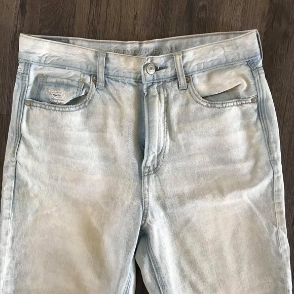American Eagle Light Wash Jeans - Picture 3 of 5